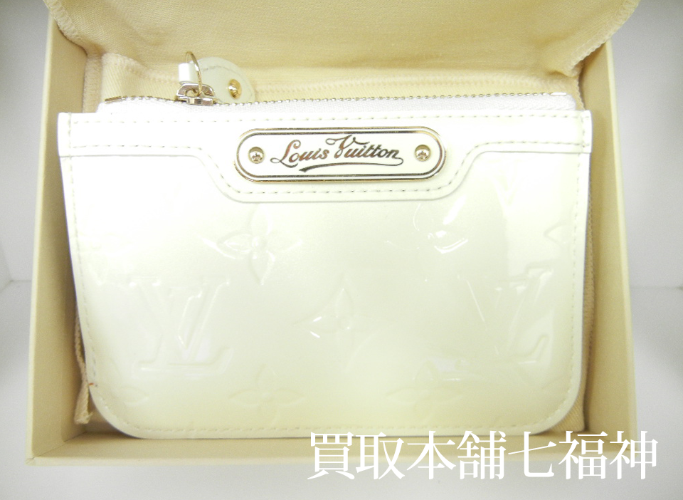 Louis Vuitton（ルイ ヴィトン）モノグラム ヴェルニ キーリング付コインケース ポシェットクレNM M93557 / M91463の買取事例