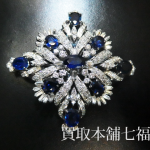サファイアとたくさんのダイヤモンドを使った14金ブローチ