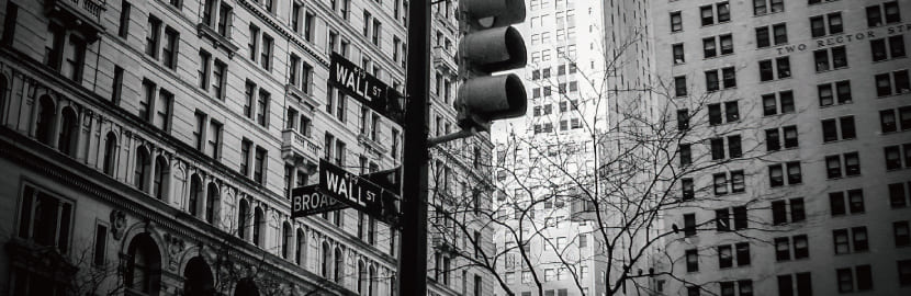 FOMCでの利下げ発表後、金融市場は金利下落・株高で反応