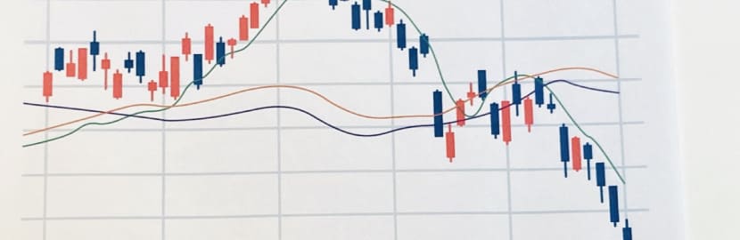 金の下落トレンドに見られる典型的なパターンとは