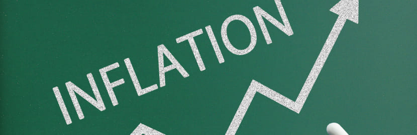 財政不安とインフレリスクが金投資を後押しする？