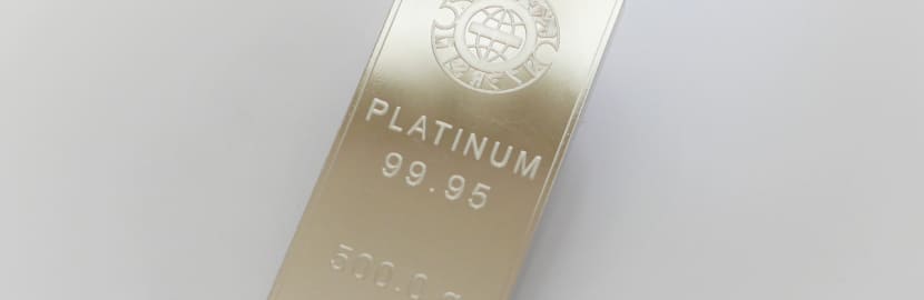 6月に急騰したプラチナ価格